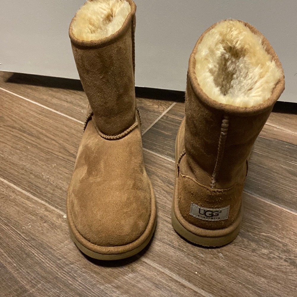 Ugg Classic Short Ii Boot In Chestnut - image 1